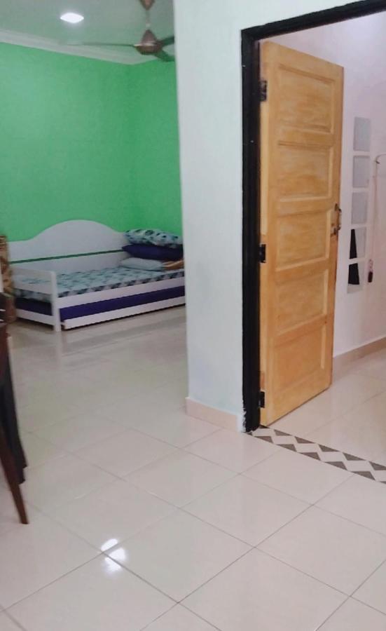 Homestay Sri Ladang Kuala Terengganu Buitenkant foto